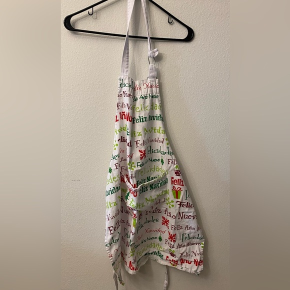 2 Aprons: Feliz navidad pattern. Red and blue dot/ stripes. - Picture 3 of 13